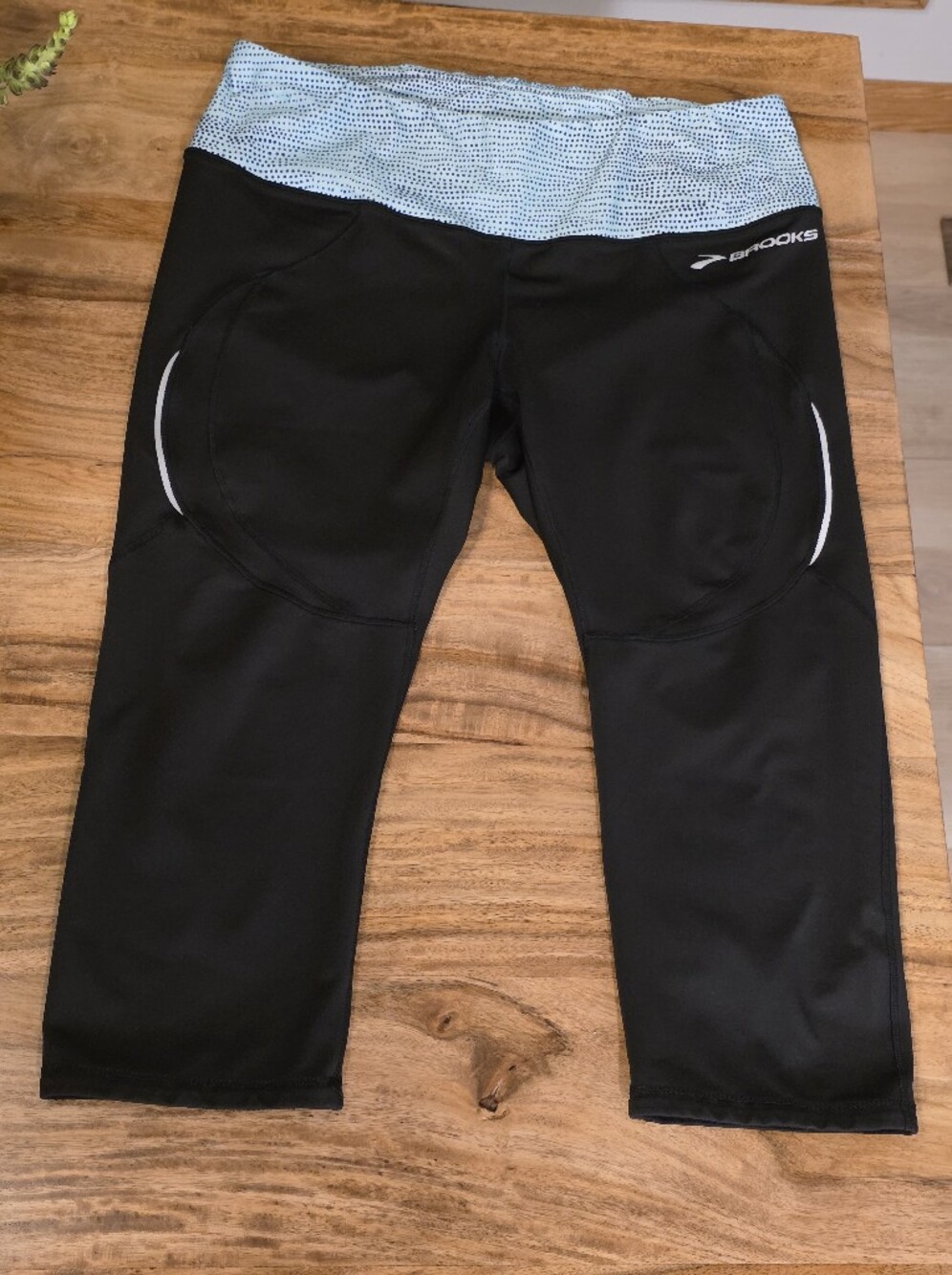 Brooks Greenlight Running Capri Tights In Women's Medium